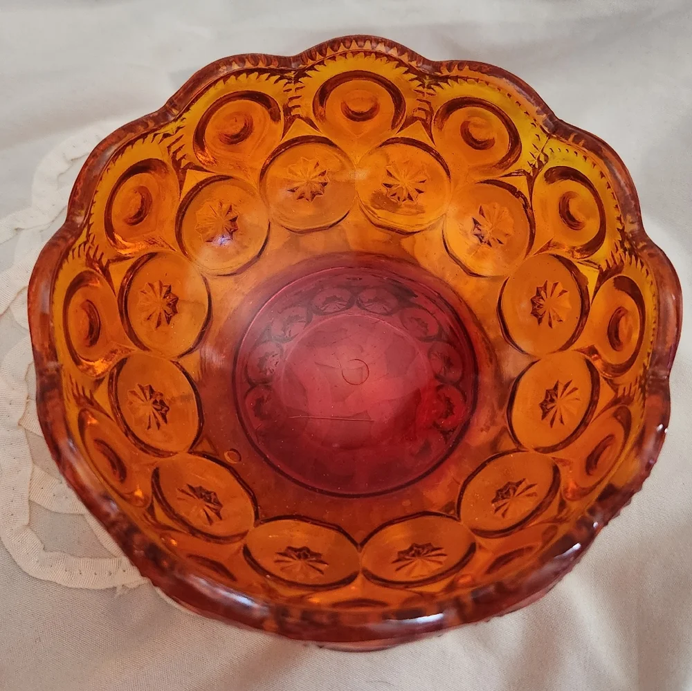 L E Smith Moon & Stars Amberina Candy Dish with Lid - Picture 10 of 10